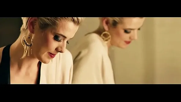 Agyness Deyn Pusher 2012 드라이브 동영상 표시