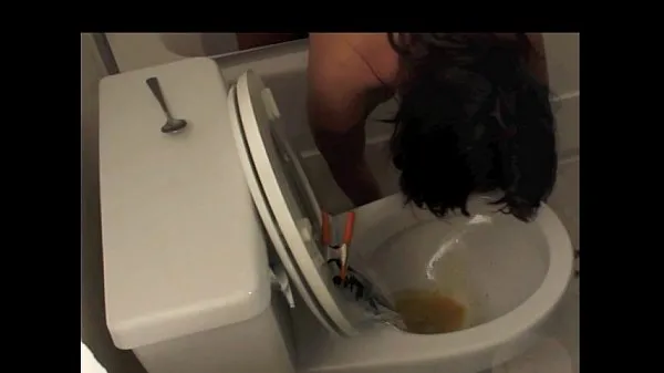 Toon Sexy Girls Vomit Puke Puking Vomiting Gagging Barf Drive-video's