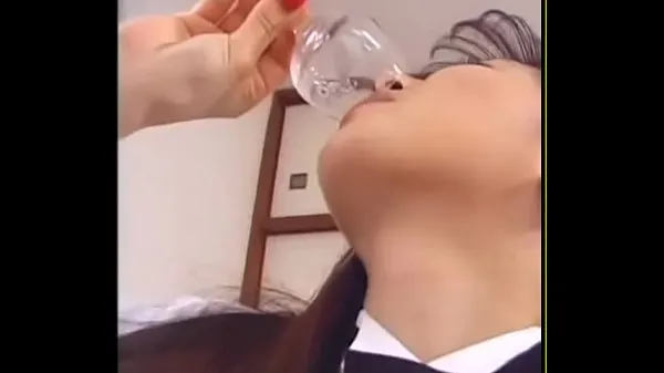 Japanische Kellnerin Blowjobs und Sperma schluckenFahrvideos anzeigen