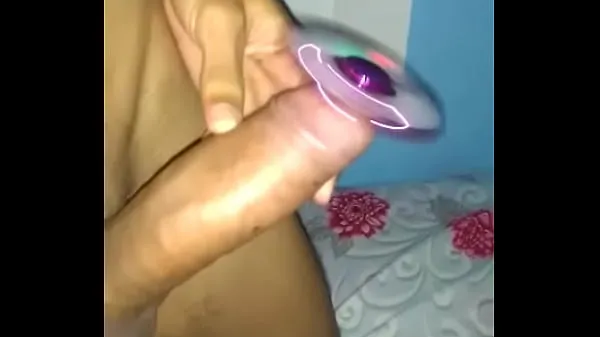 Показать ZM - HAND SPINNER na cabeça da rola girandoвидео с поездки