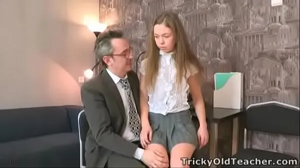 แสดง Tricky Old Teacher - Sara looks so innocent วิดีโอขับเคลื่อน