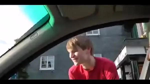 Hiển thị German Mom Loves To Fuck With Young Boy video trên Drive