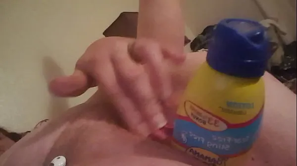 Mostra SunScreen Can in jynxbunny's pussyvideo di guida