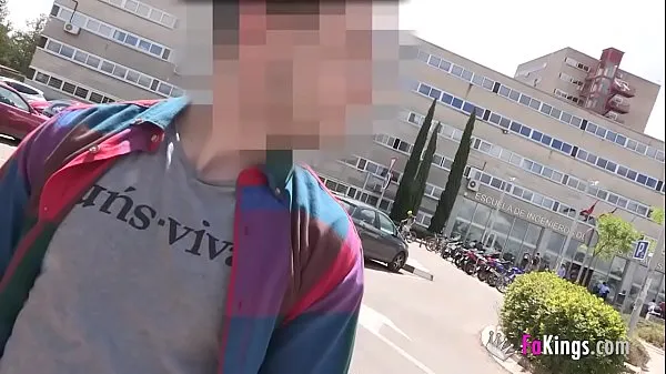 Brüderchen, komm zu mir! Clara jagt nach studenten in madridFahrvideos anzeigen