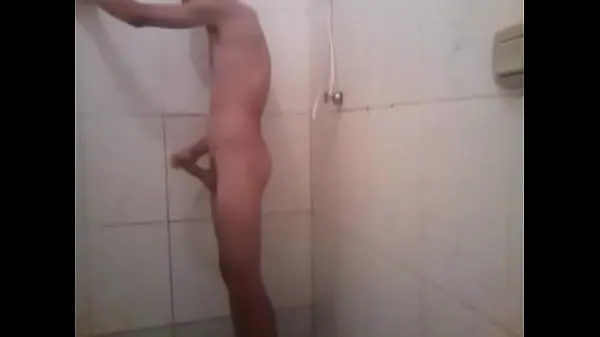 Caio Jones in the bath ドライブの動画を表示