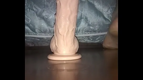 Tunjukkan Anal dildo inside of my butt Video drive