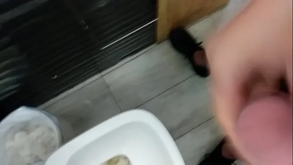 Visa Handjob in public bathroom with cumshot drive-videor