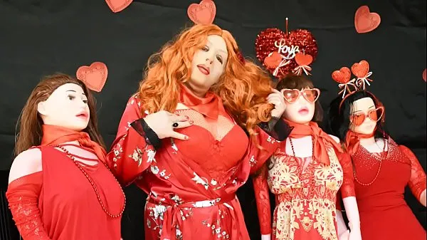 Mostrar Cosplay Sissy Valentines Day con tres imágenes de muñecas de amor inflables vídeos de conducción