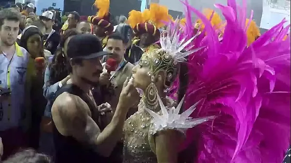 Mostrar Bastidores do Carnaval 2019 antes da entrada no Sambódromo - Sabrina Sato - Gaviões da Fiel vídeos do Drive