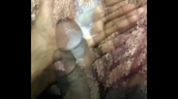 Videoları gösterin Indian boy cum shoot çalıştırın