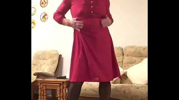 Rotes Kleid - Johanna Clayton - Electro StimFahrvideos anzeigen