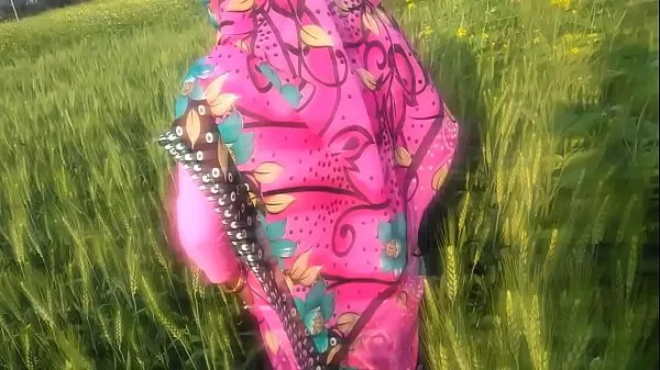 Afficher Indian Village Bhabhi Outdoor Sex PORNO À HINDI vidéos Drive