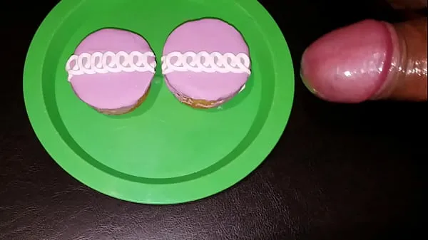 Tropfendes Sperma auf meine CupcakesFahrvideos anzeigen