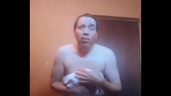 Mostrar In sexy towel vídeos de conducción