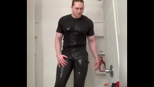 Wet hunk ドライブの動画を表示