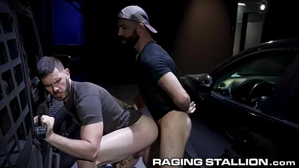 RagingStallion-ヴァンデルプラスキーは筋肉の塊の生のポールを詰めています ドライブの動画を表示