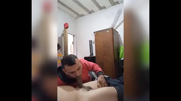 Mostrar con el de traje me tómo su leche vídeos de conducción