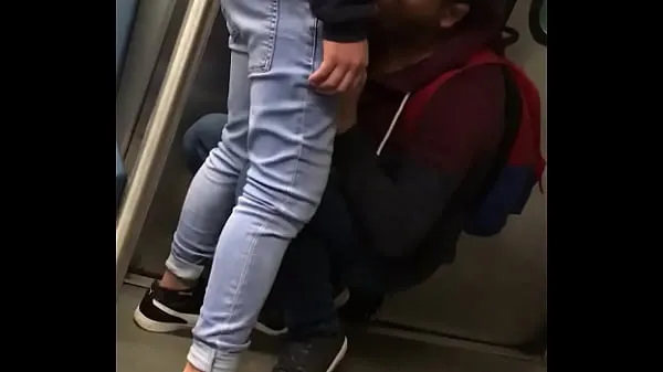 Mostrar Mamada en el metro vídeos de conducción