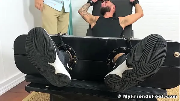 Tunjukkan Restrained bearded amateur Tony tickle tormented by dom Video drive