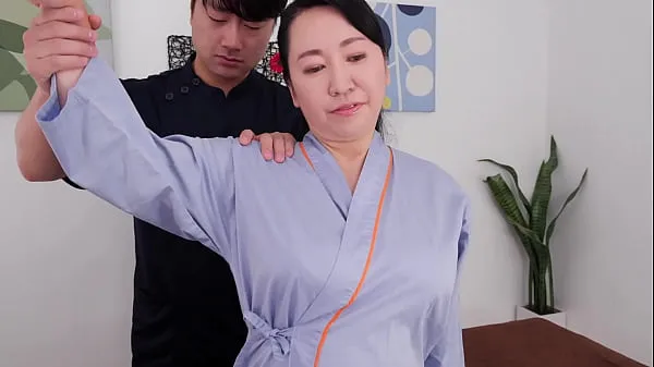 A Big Boobs Chiropractic Clinic That Makes Aunts Go Crazy With Her Exquisite Breast Massage Yuko Ashikawa ドライブの動画を表示