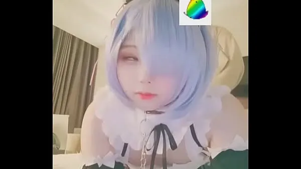 Zobraziť videá zo služby Asian TS babe using rem cosplay