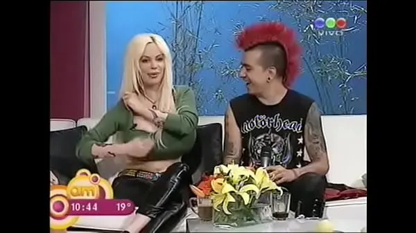 Показать Sabrina Sabrok, самая большая грудь знаменитости, соски с ляпомвидео с поездки